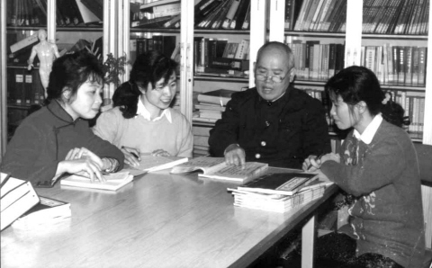 班秀文教授向学术继承人传授经验